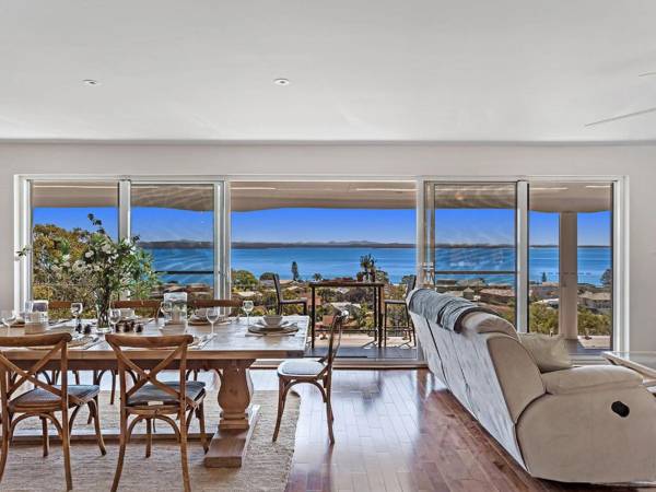 Myan Close 17 Phuza Maningi