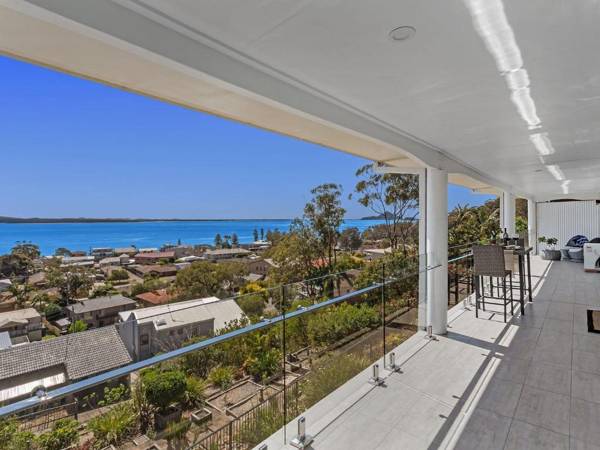 Myan Close 17 Phuza Maningi