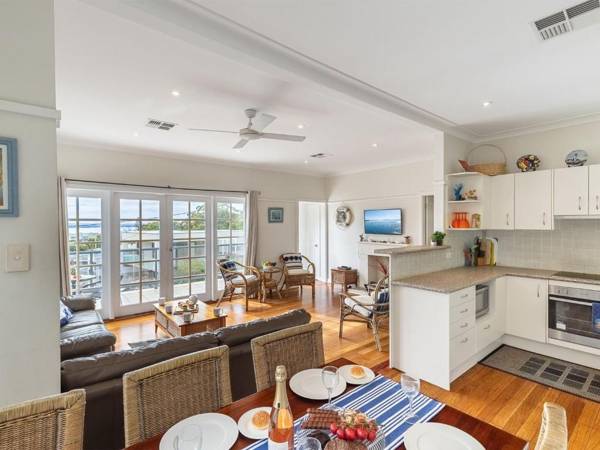 Mon Reve 4A Tallean Road - three bedroom property with air conditioning