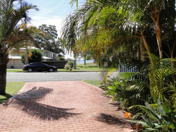 2 'Copacabana' 61 Sandy Point Road - cute unit with water views from the balcony