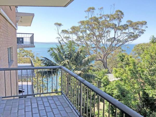 7 'Skyline' 12 Thurlow Avenue - Unit with a WOW factor