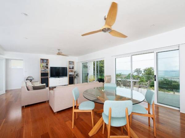 Embracing Dutchies@Nelsons Bay