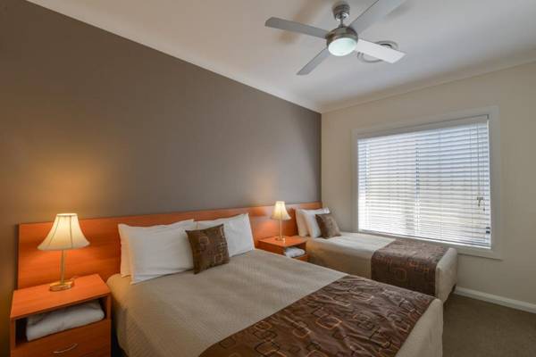 Cadman Motor Inn and Apartments