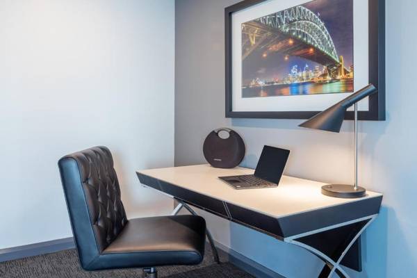 Workspace - Meriton Suites World Tower Sydney