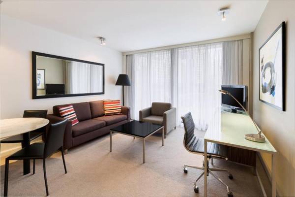 Workspace - Adina Apartment Hotel Sydney Darling Harbour