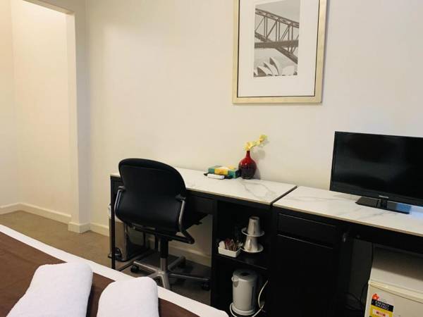 Workspace - Greenwich Inn Motel