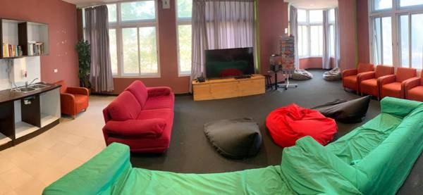 790 on George Backpackers