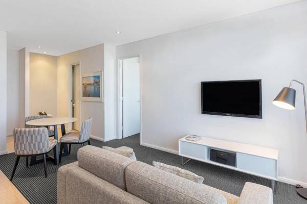 Meriton Suites Campbell Street Sydney