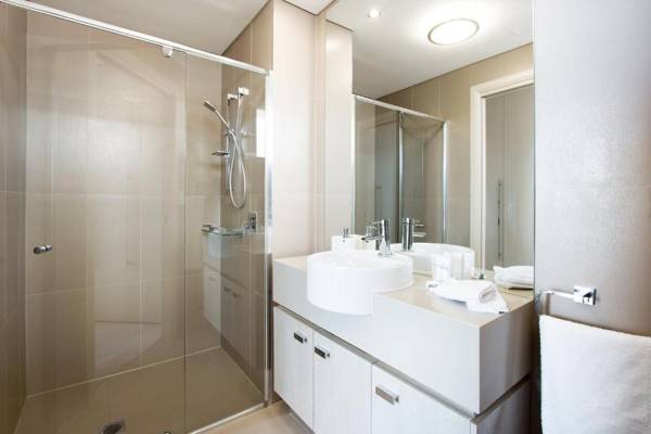 The Junction Palais - Modern and Spacious 2BR Bondi Junction Apartment Close to Everything
