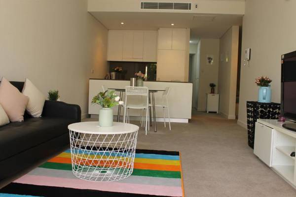Exquisite Family Home +Parking Close to CBD