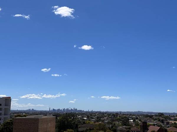 Hurstville New apartment with city view