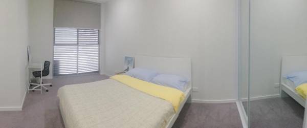 Workspace - Perfect stay  Master room 7 min strafield station
