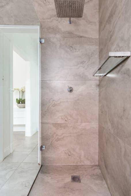 Luxury Escape in Bellevue Hill Apartment