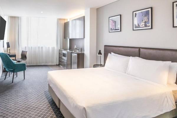 Holiday Inn & Suites Sydney Bondi Junction an IHG Hotel