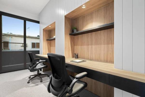 Workspace - Kirks on Park - brand new luxury home great location