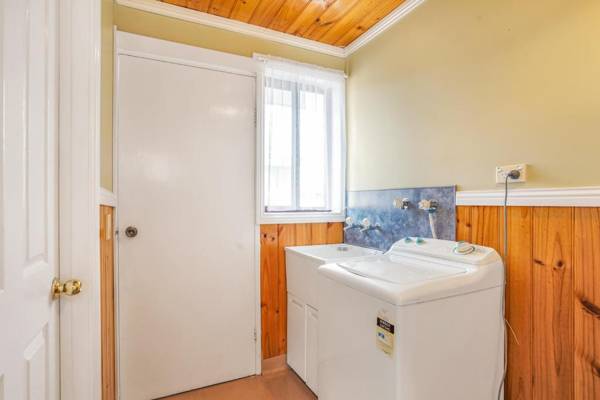 Kellraine Holiday Units