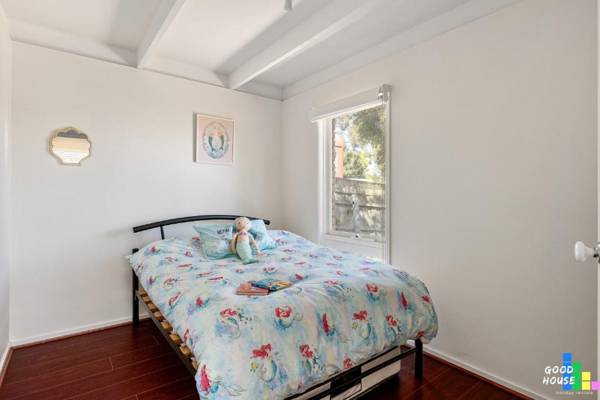 Rosebud Hideaway - Cute Cosy Beach House