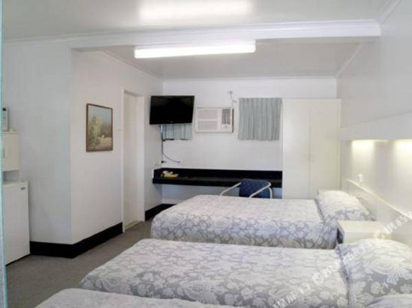 Golden Fountain Motel