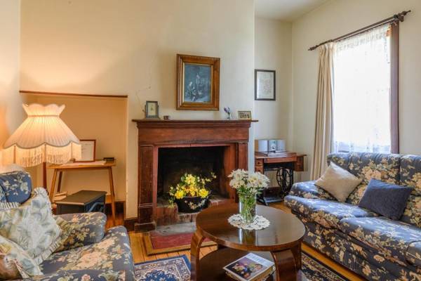 Sargeants & Armoury Cottages [1823]