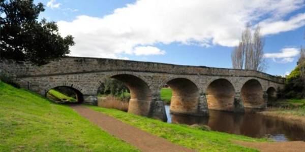 Sargeants & Armoury Cottages [1823]