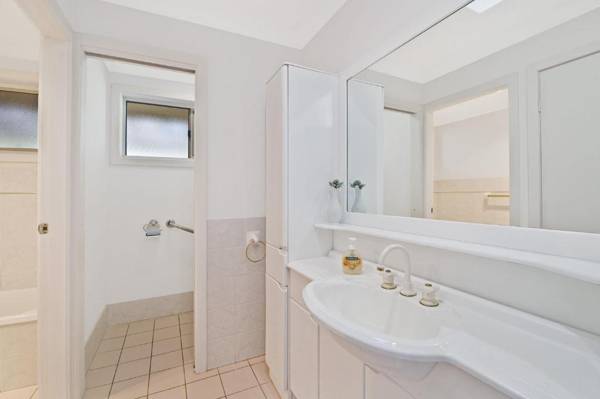 Aqualuna At Lighthouse Beach 8 Capalla Court