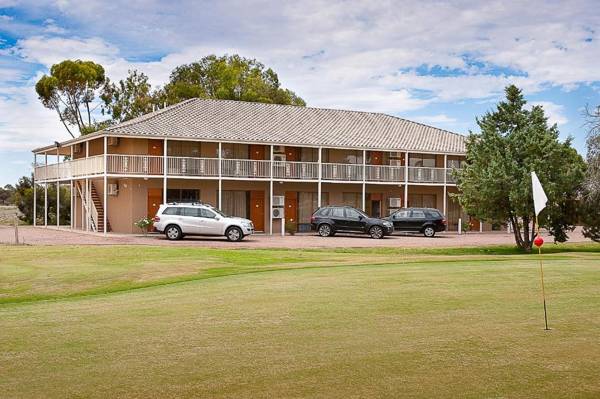 Standpipe Golf Motor Inn