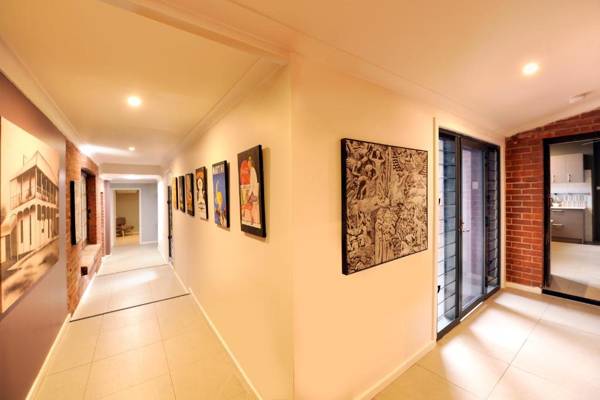 The Stirling Arms Hotel