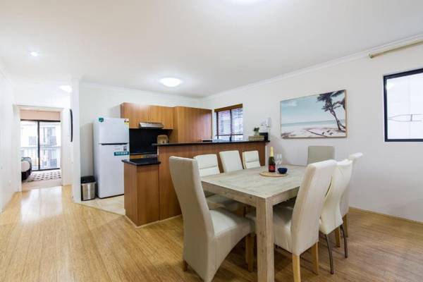 Spacious Homely Apartment Close to Everything