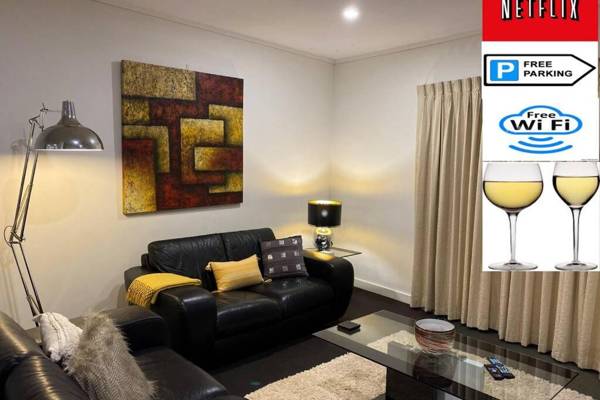 CITY VIEWS SO CENTRAL NETFLIX WINE PARKING WIFI