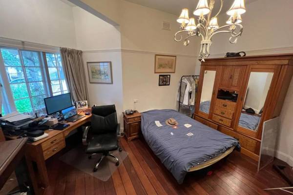 Workspace - Relaxing 3 Bedroom Apartment in Perth
