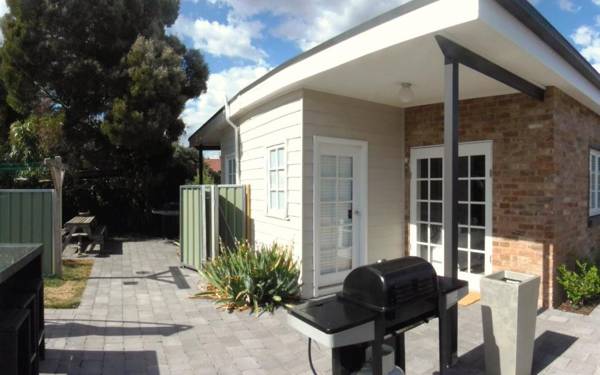 YSG The Edward Townhouse 155 - Steps To Town