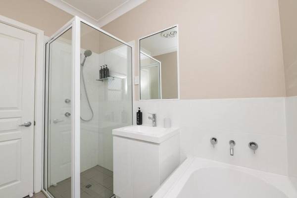 Kinross on Cox Sweet Neat & Simple + Wifi