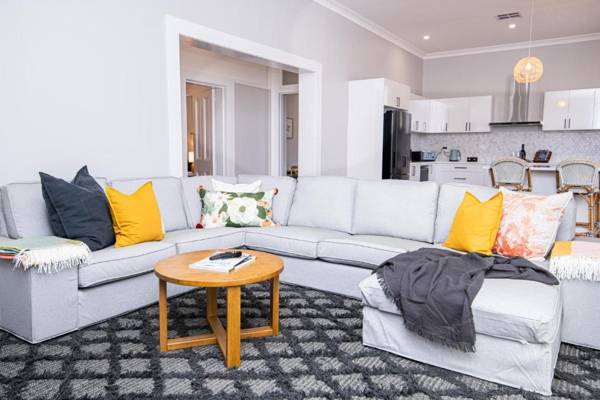 The Byng House Grand and Central Entertain 12