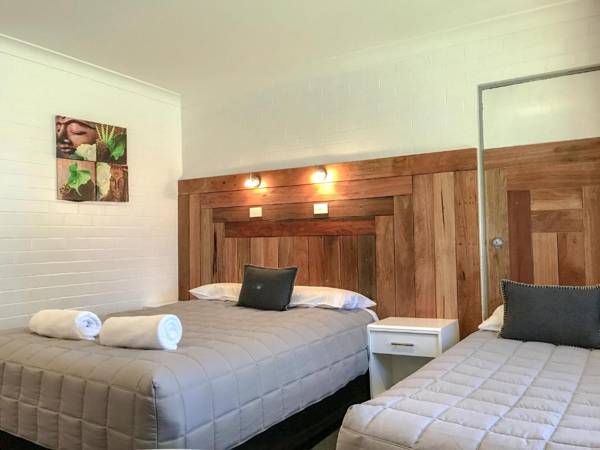 Pleasant Way River Lodge