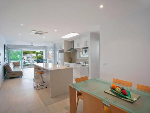 Jacaranda 12 Hastings Street 12