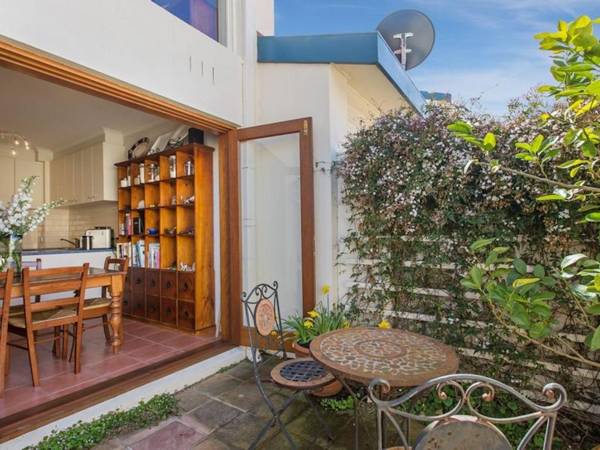 SEAVIEWS MORNINGTON....