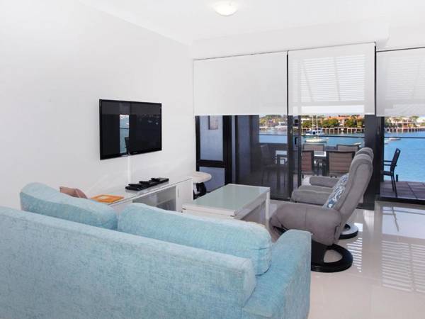 Kirribilli 13 - Two Bedroom Apartment with River View!