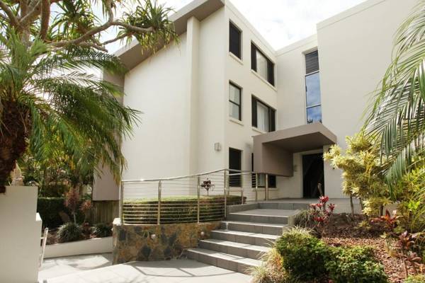 Windmill 3 - Three Bedroom Beachside Apartment on Parkyn Parade!