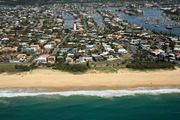 Oomoo 27 - Four Bedroom Townhouse - Close to Beaches!