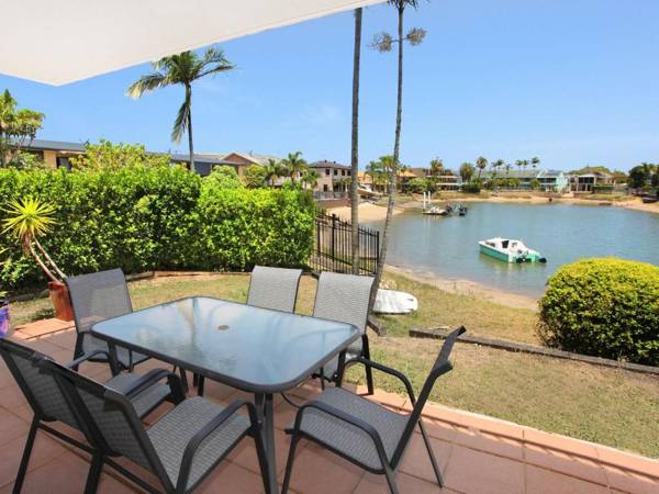 Courtney Cove 1 - Comfortable Two Bedroom Apartment on Mooloolaba Canal