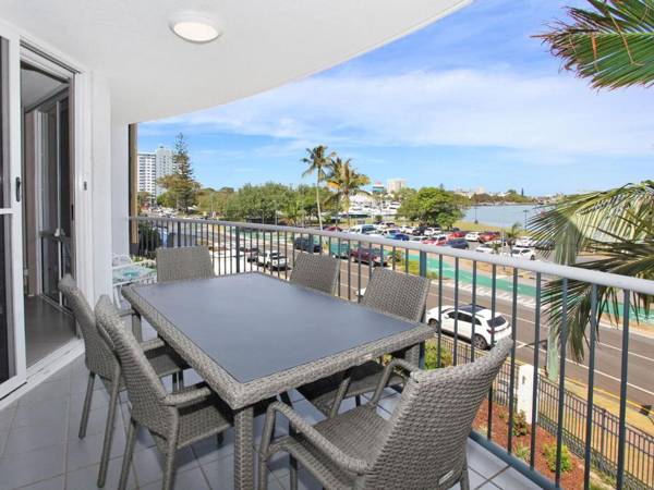 Broadwater Quays 5 - Three Bedroom Water View Apartment only 2 blocks from Mooloolaba Beach!