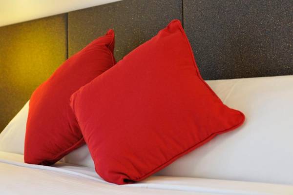 Metro Apartments On Bank Place