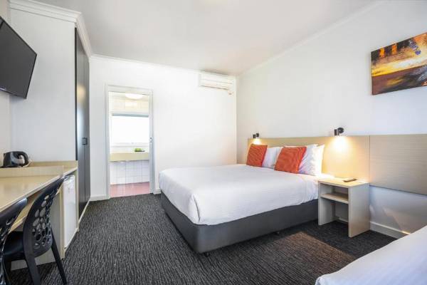 Nightcap at Ferntree Gully Hotel Motel