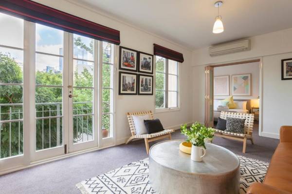 BOUTIQUE STAYS - Wellington Mews Apartment in East Melbourne