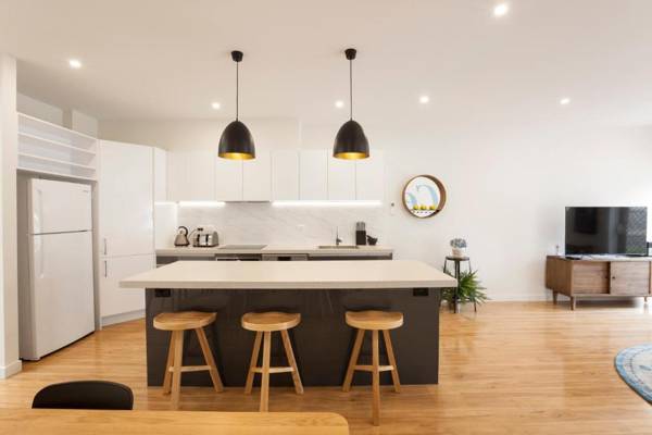 BOUTIQUE STAYS - Central Park South Melbourne Townhouse