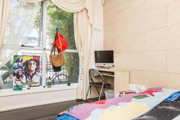 15 Charles Abbotsford Homestay