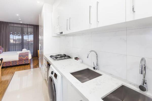 City Edge Dandenong Apartment Hotel