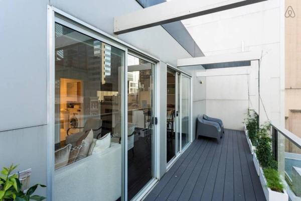 Penthouse at Graffiti Laneways & top restaurants