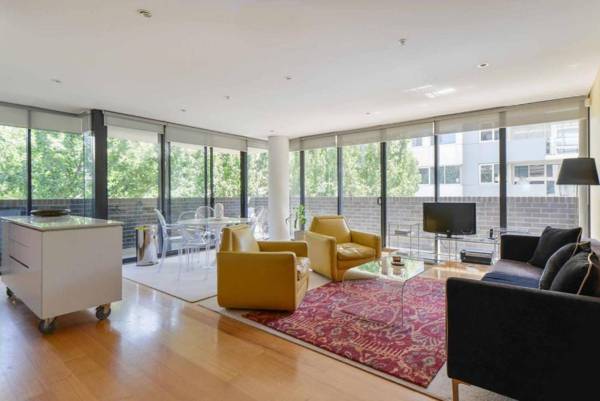 HAZEL Chapel St Socialite. Pool Spa & Gym