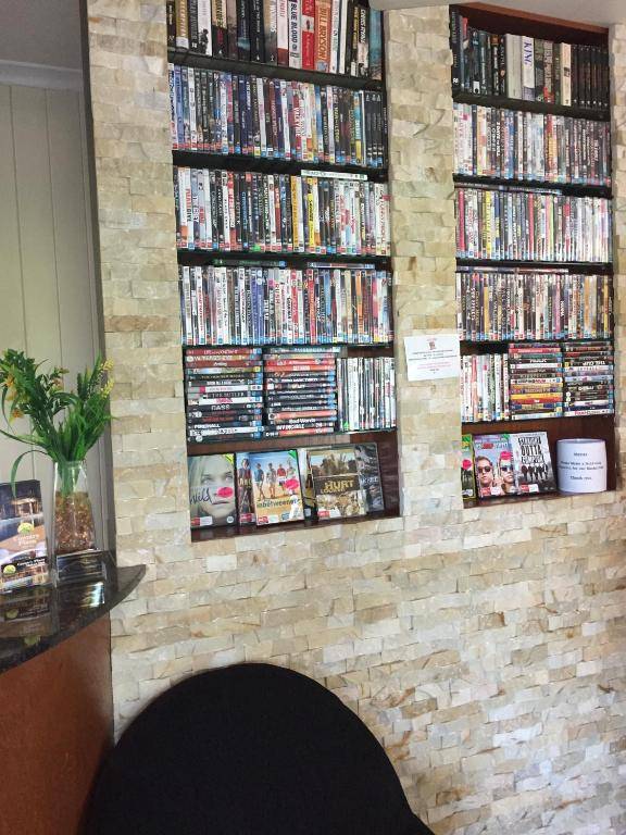 Country Plaza Motor Inn